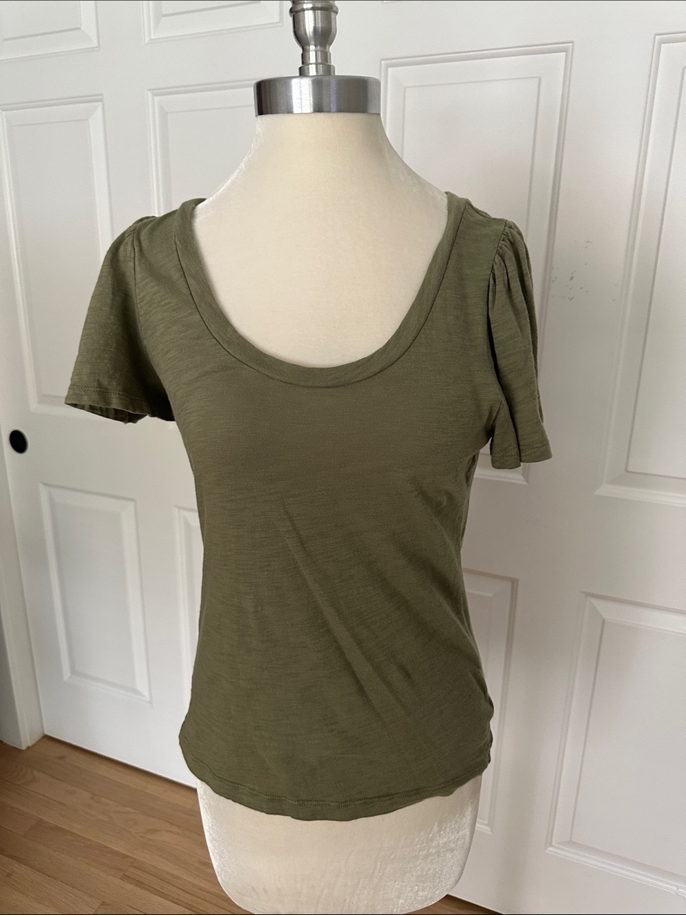 GAP Olive Scoop Neck Short Sleeve Tee, Size S